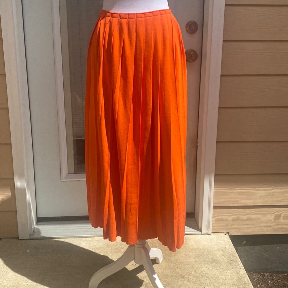 J.Crew pleated skirt🧡🍊